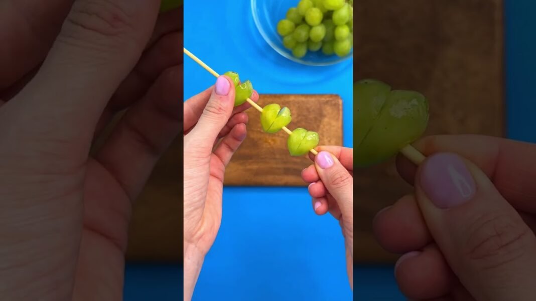 💜 HEALTHY SNACK HACK — MAKE FRUIT CUTE! #shorts #funny